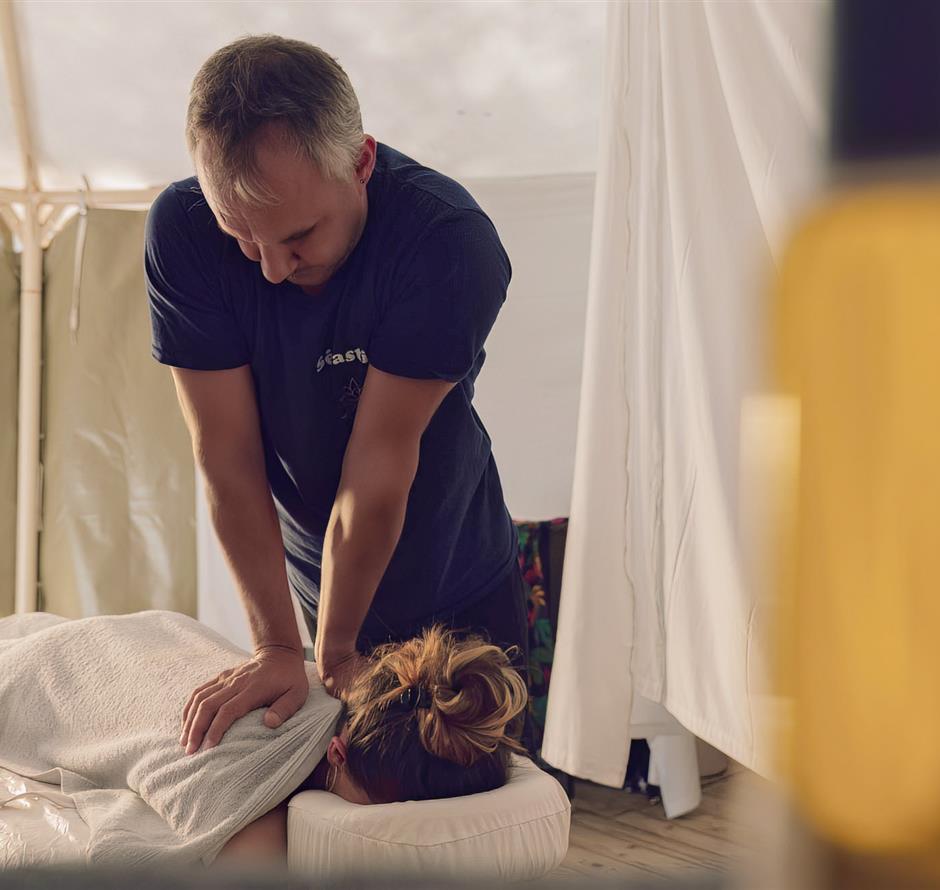 Wellness massage at Les Sirènes 4-star campsite in Saint-Jean-de-Monts 