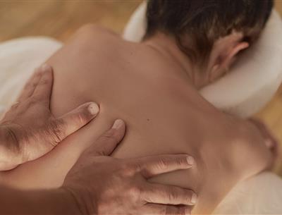 Wellness massage at Les Sirènes 4-star campsite in Saint-Jean-de-Monts