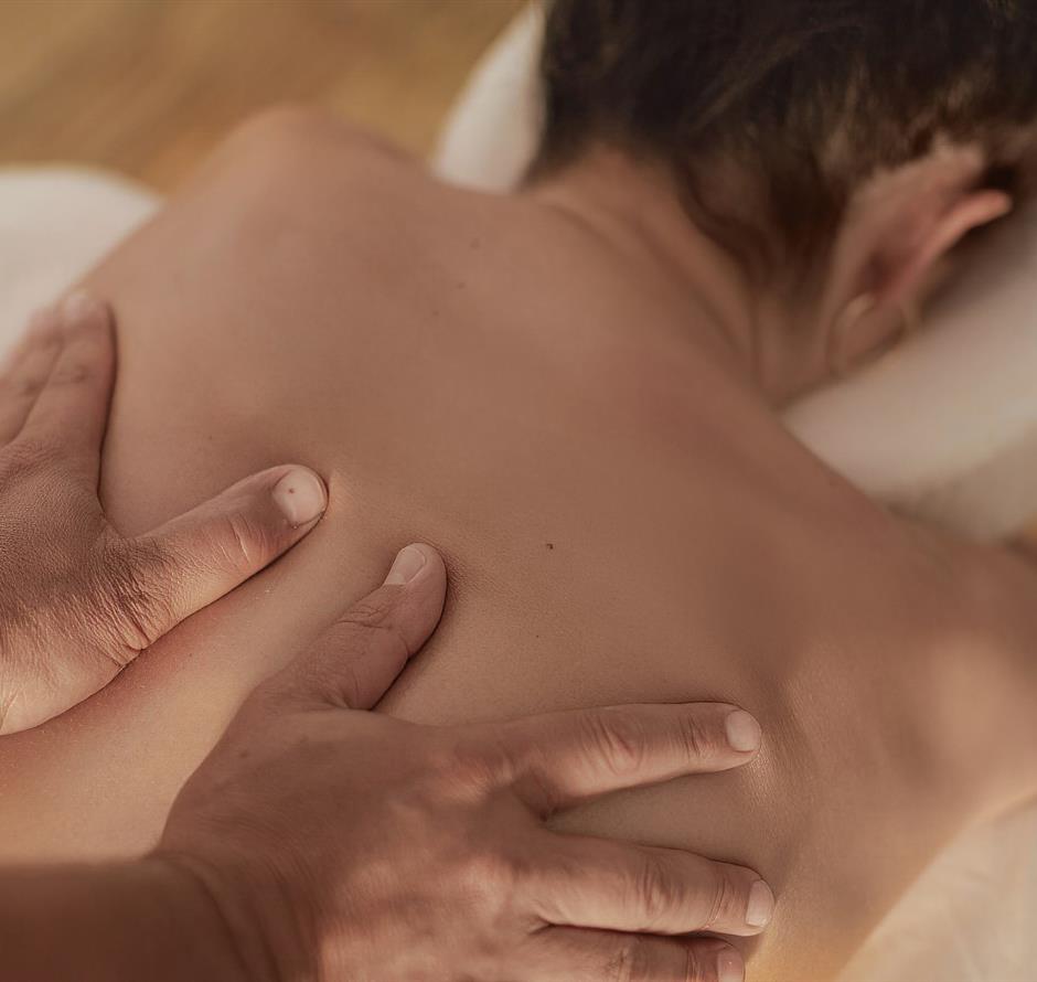 Wellness massage at Les Sirènes 3-star campsite in Saint-Jean-de-Monts 