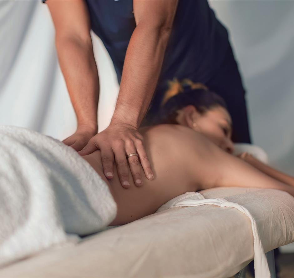 Wellness massage at Les Sirènes 4-star campsite in Saint-Jean-de-Monts 