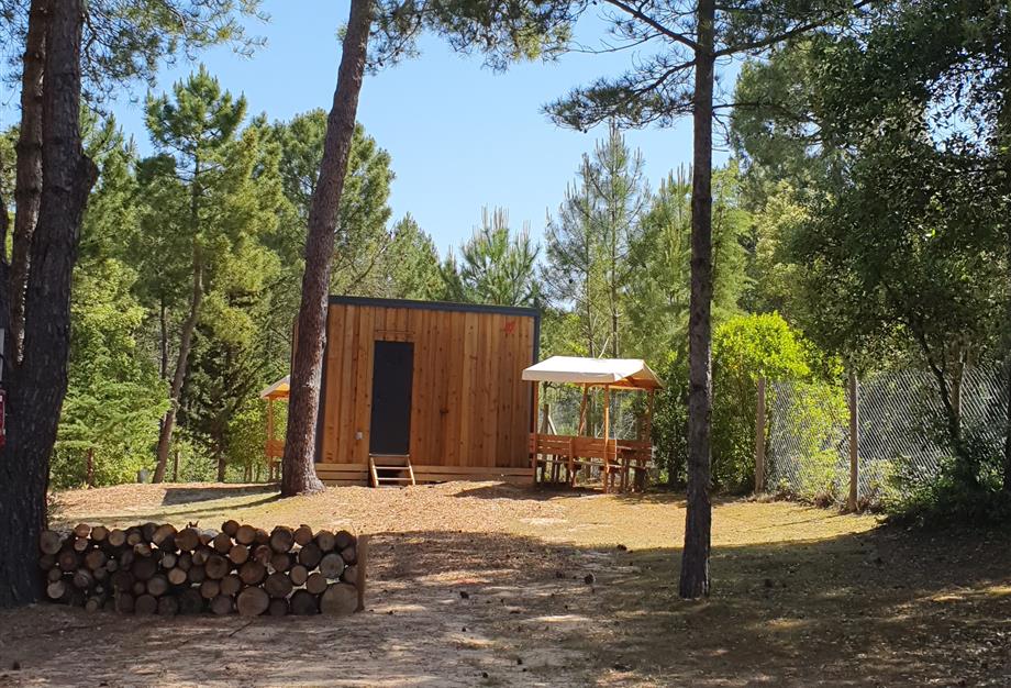 Bare pitch for caravan at the 4-star Les Sirènes campsite in Saint Jean de Monts in Vendée - CAMPING**** Les Sirènes