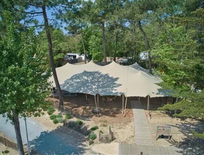 On-site services at Les Sirènes 4-star campsite in Saint Jean de Monts in Vendée (breakfast, bike rental, snack bar, bar, grocery store, massage, laundry, etc.)