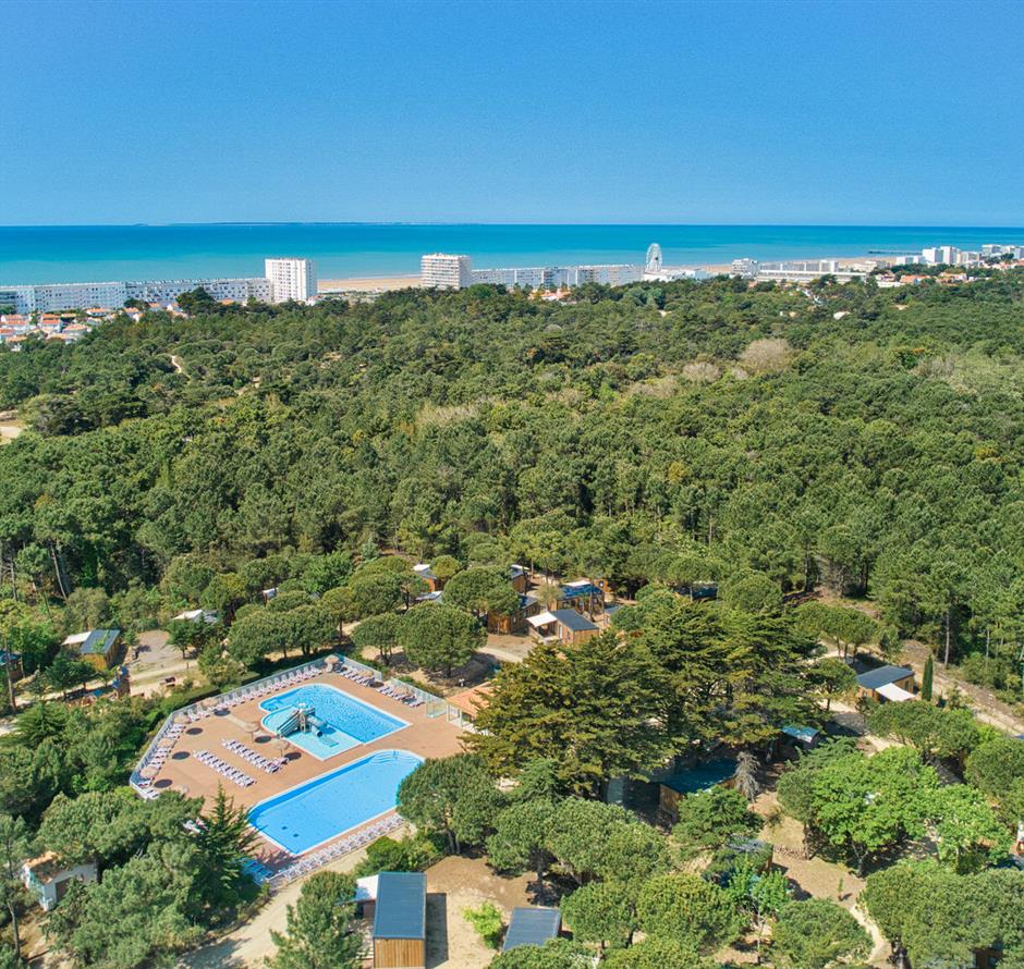 Saint-Jean-de-Monts beach in Vendée near Les Sirènes 3-star campsite 