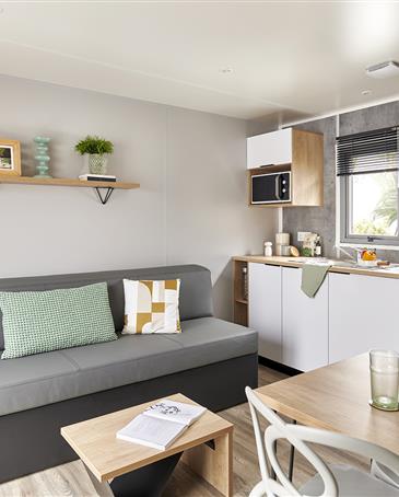 Kitchen of the 4 people premium cottage  - CAMPING**** Les Sirènes