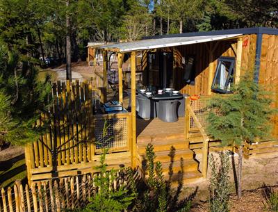 Outside view of the 6 person Premium cottage