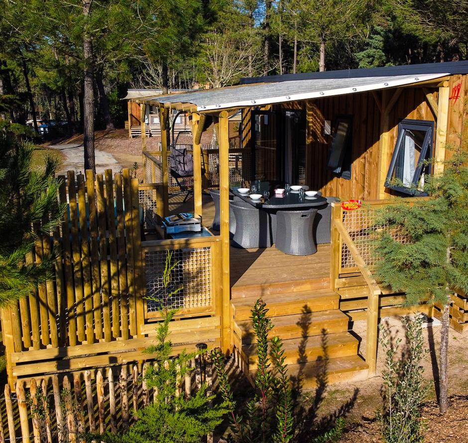 Outside view of the 4 people premium cottage  