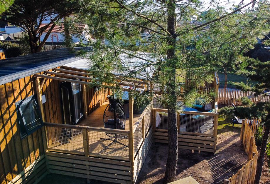 Outside view of the 4 people premium cottage  - CAMPING**** Les Sirènes
